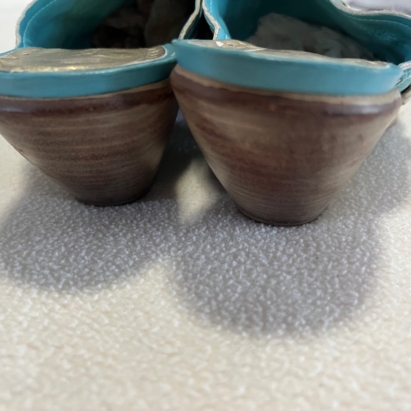 BCBGirls Turquoise Cowboy mules. Size Women’s 9B - Picture 6 of 15